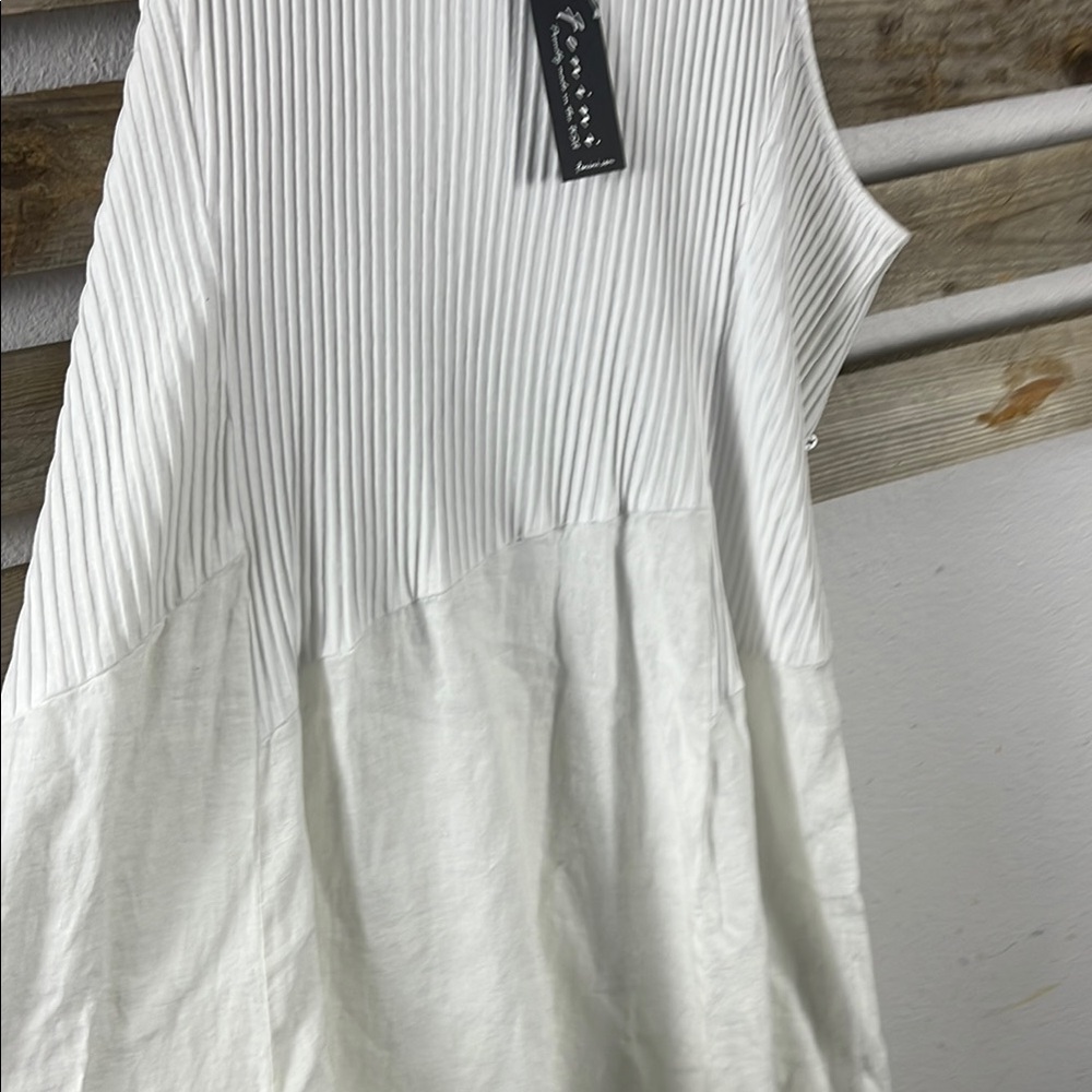 Cream A-Line Maxi Dress with Scoop Neck - Picture 4 of 9